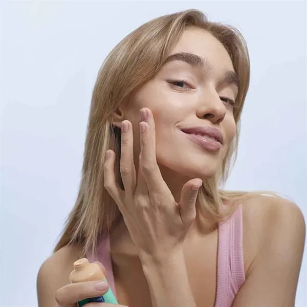 Matujący podkład do twarzy „Szach mat” Color Trend 115P 30 ml AVON – zdjęcie 4