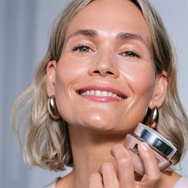 Odmładzająco-wzmacniający krem z Protinolem™ Anew 50 ml AVON – zdjęcie 4