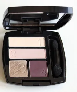 POCZWÓRNE CIENIE DO POWIEK Perfect Wear  Berry Love AVON
