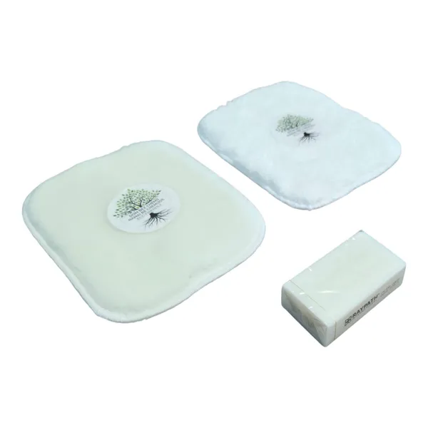 Zestaw duo mini Raypath: dwa czyściki Mini Biały 15 × 18 cm i biała kostka mydła z mikrosrebrem 100 g na białym tle