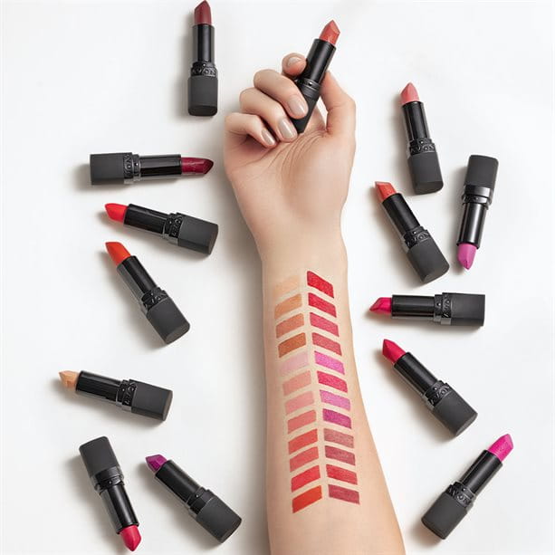 Ultramatowa szminka AVON